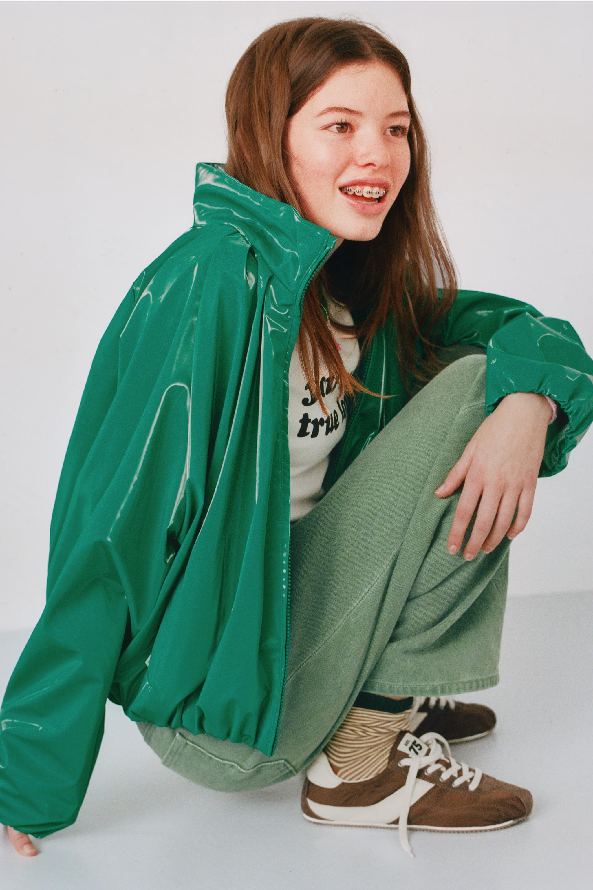 SHINY WATER-RESISTANT RAINCOAT
